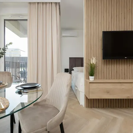 Elegant Mokotow With Balcony And Parking By Renters Appartement Warschau