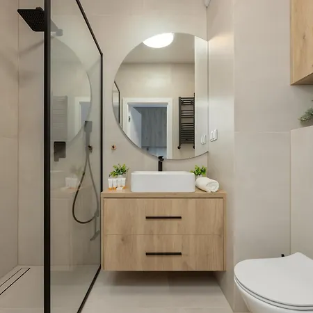 Daire Elegant Mokotow With Balcony And Parking By Renters