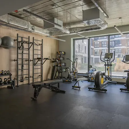 Elegant Mokotow With Balcony And Parking By Renters شقة