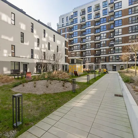 Elegant Mokotow With Balcony And Parking By Renters شقة *