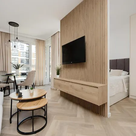 شقة Elegant Mokotow With Balcony And Parking By Renters *